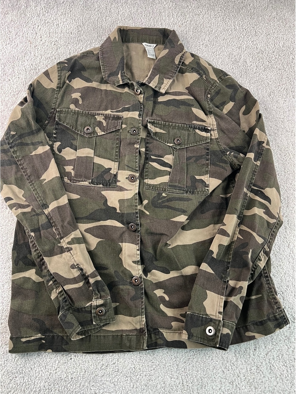 Forever 21 Women’s Camo Utility Jacket Size L Military Green Button Front